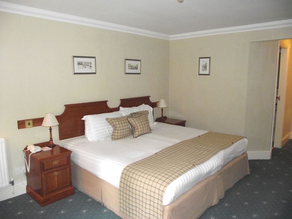 Lindeth Howe Hotel Classic Double Room 2