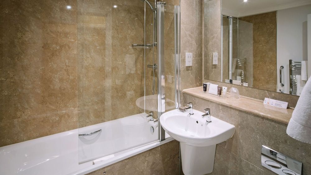 Lindeth Howe Hotel Family Room 5