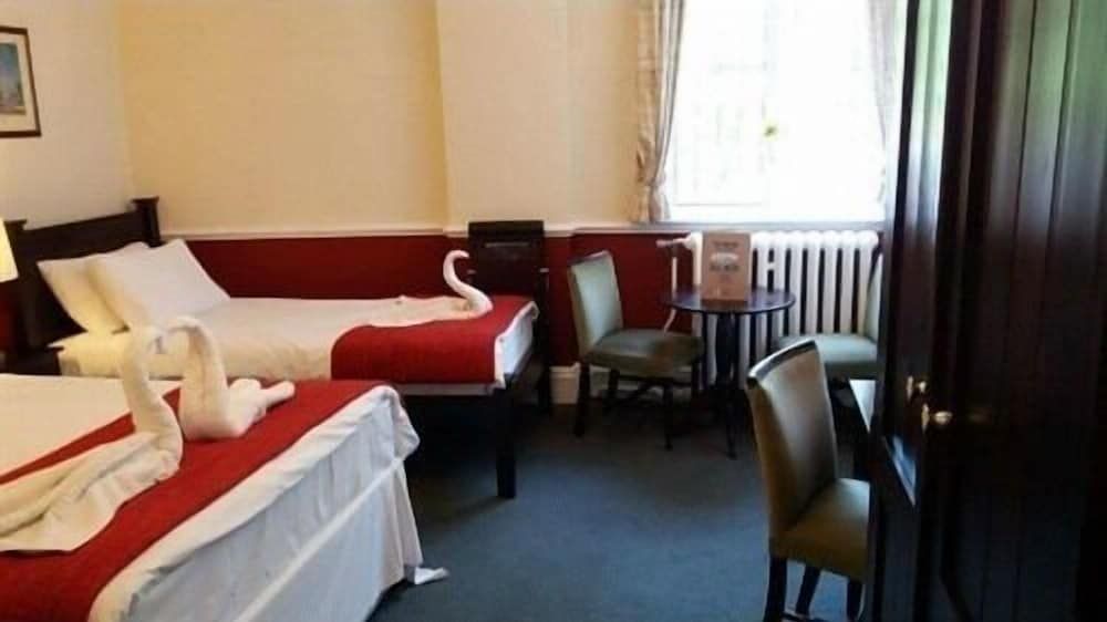 The Swan Inn Suite, Ensuite (DBL + 1SGL) 2