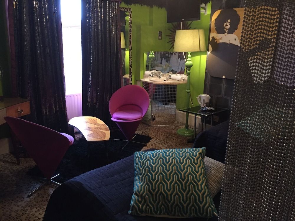 undefined The Pavilion Hotel 9