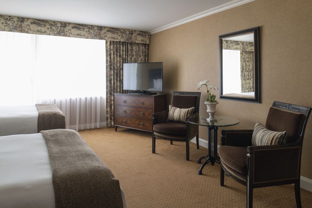 Wedgewood Hotel & Spa Executive Room, 2 Double Beds 5