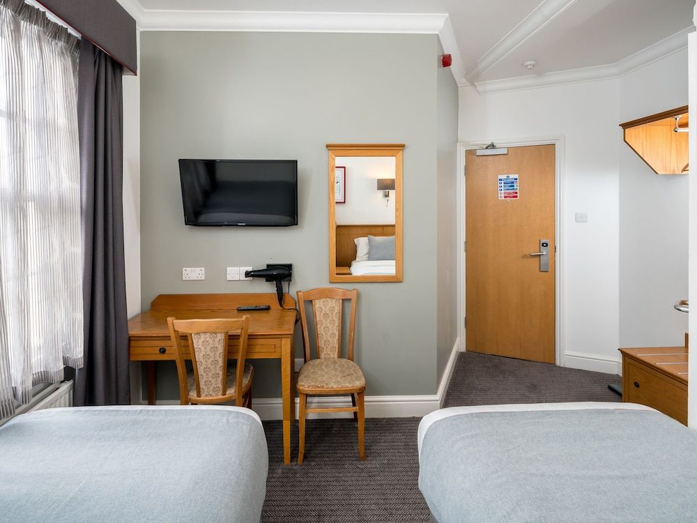 OYO Townhouse New England, London Victoria Standard Twin Room 4