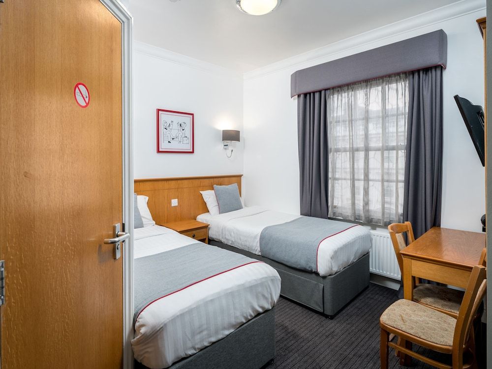 OYO Townhouse New England, London Victoria Standard Twin Room 2