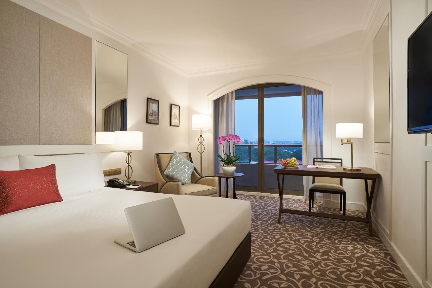 Club With Club Benefits