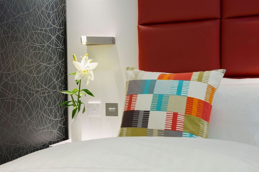 Henley House Hotel Double Room 6