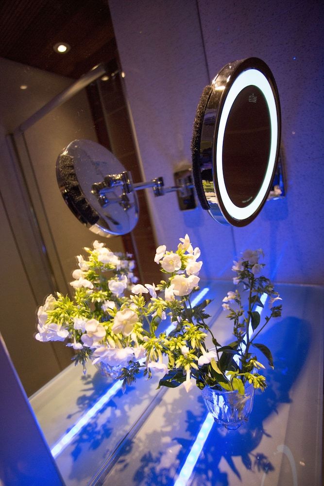 Henley House Hotel Small Double Room 9