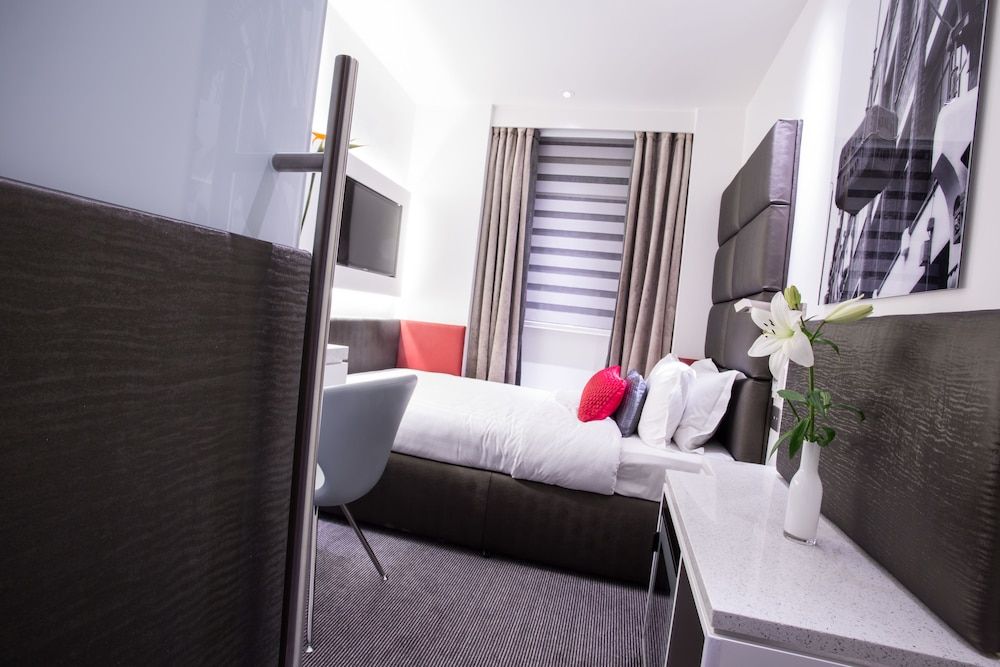 Henley House Hotel Single Room 4