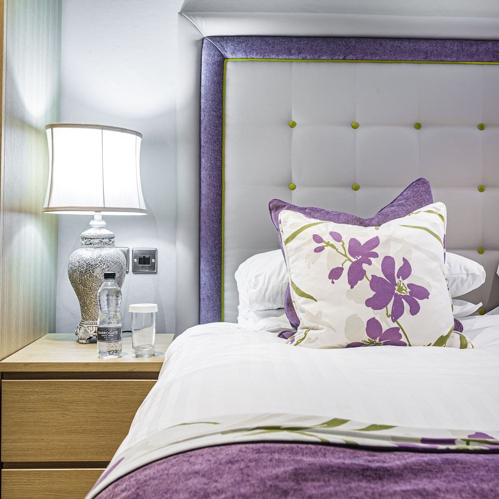 The Royal Oak Hotel, Welshpool, Mid Wales Superior Double Room 5