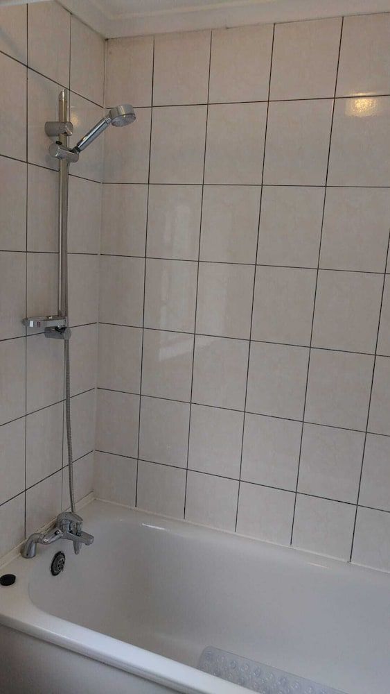 Apollo Hotel Kings Cross Basic Double Room 8