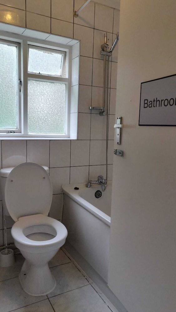 Apollo Hotel Kings Cross Basic Double Room 6