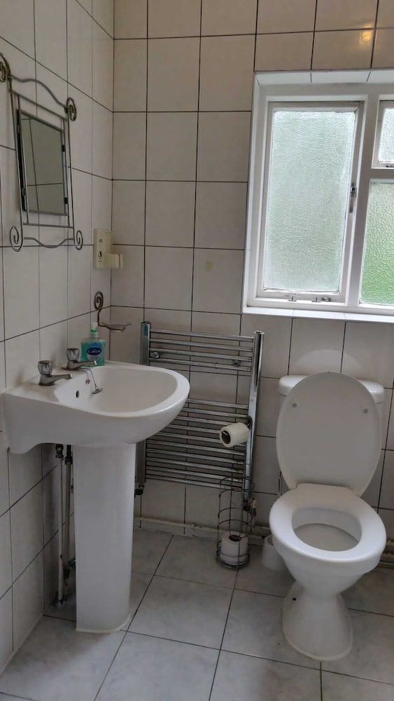 Apollo Hotel Kings Cross Basic Double Room 7