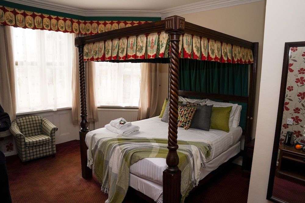 Hamlet Hotels Maidstone Royal Suite, 1 Queen Bed