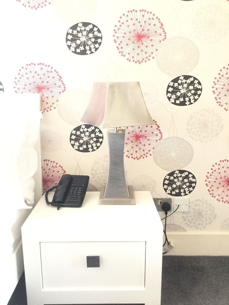 undefined The New London Carlton Hotel & Service Apartments