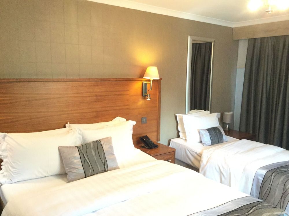 The New London Carlton Hotel & Service Apartments Studio