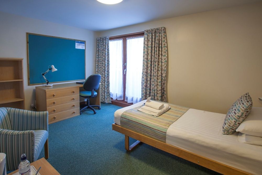 Robinson College - Cambridge University - Campus Accommodation Single Room, Ensuite