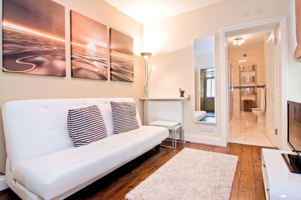 SHQ Apartments Deluxe Large One Bedroom Apartment 4