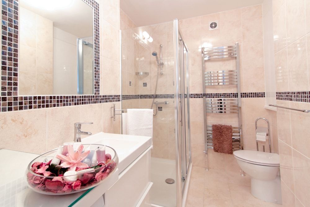 SHQ Apartments Deluxe Large One Bedroom Apartment 5