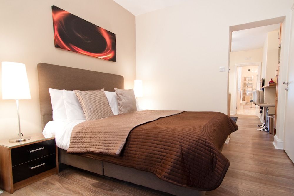 undefined SHQ Apartments 9