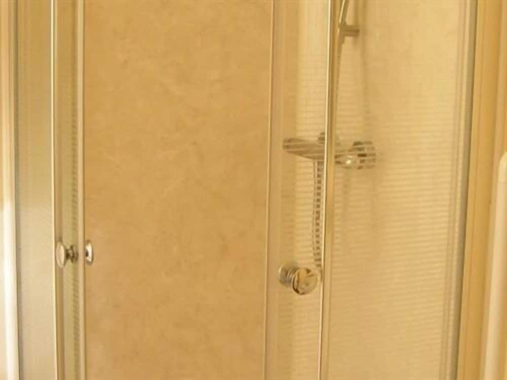 Standard Single Room, Ensuite