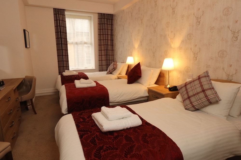 The Lakeland Kendal Hotel, Sure Hotel Collection by BW Family Room, Multiple Beds, Non Smoking 3