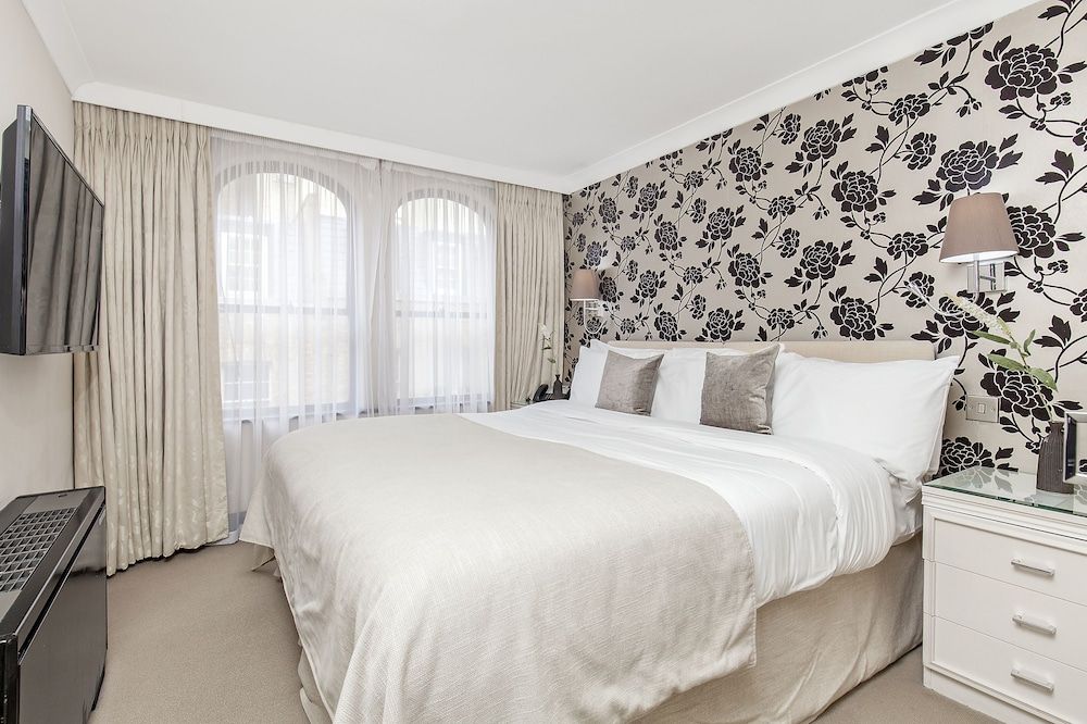 undefined Mayfair House 7