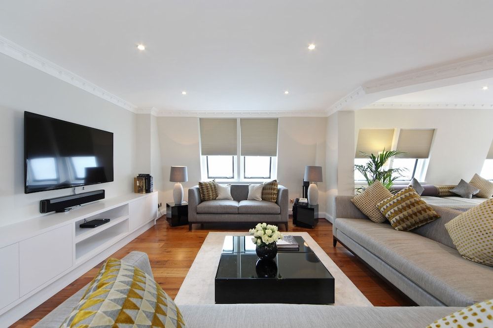 Mayfair House
