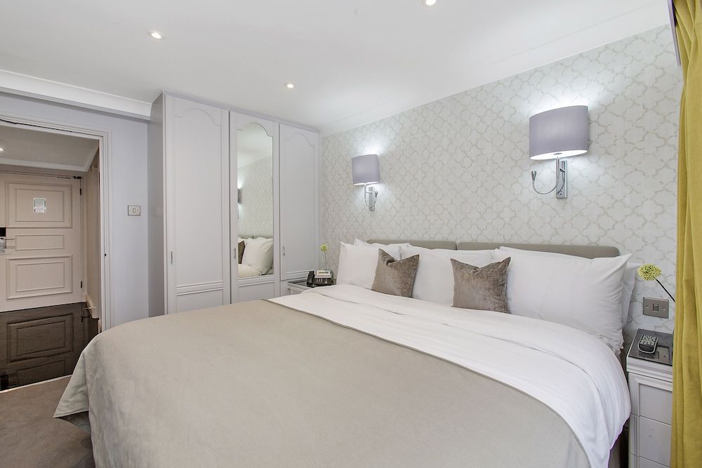 undefined Mayfair House 6