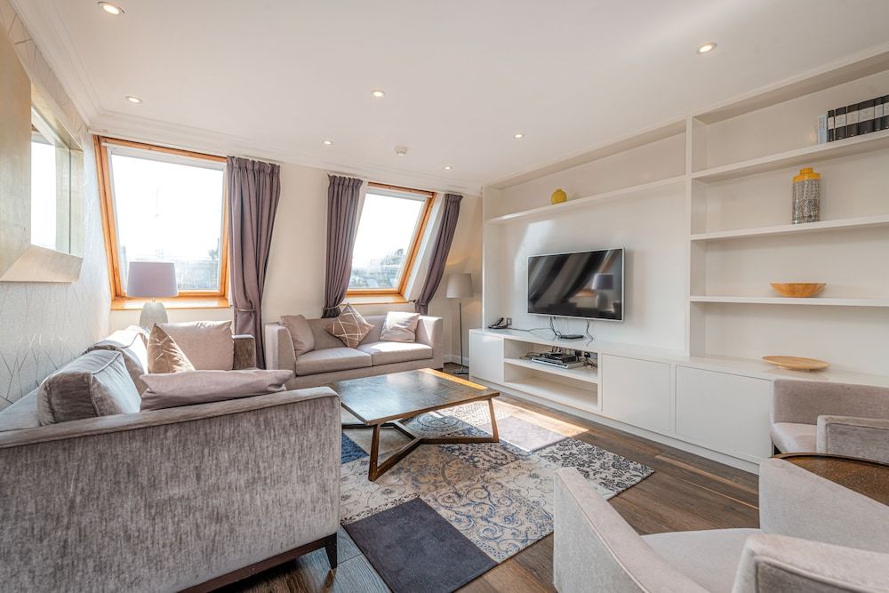 undefined Manson Place