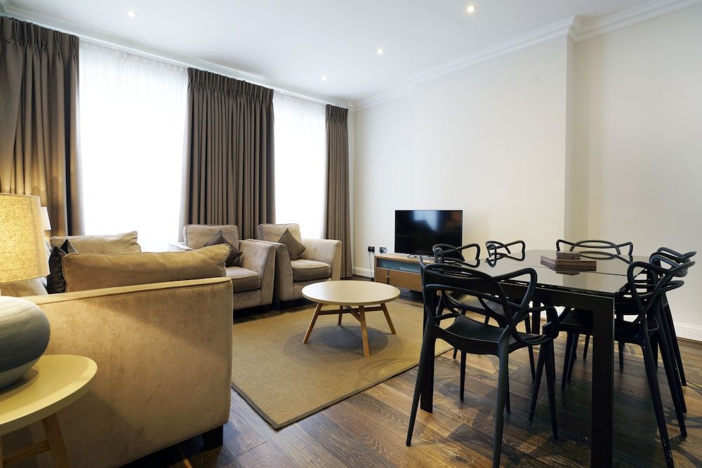 undefined Manson Place 5