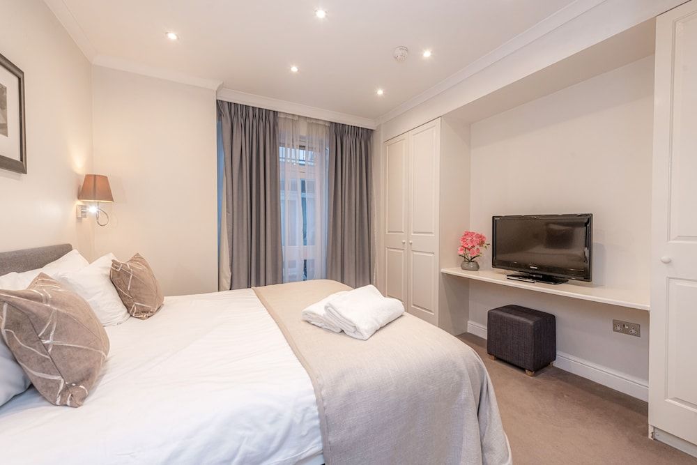 Manson Place Standard Apartment, 1 Bedroom with Patio (Lower Ground Floor) 2