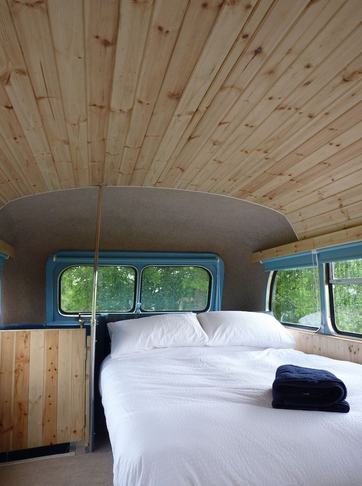Cabin (Double Decker Bus)