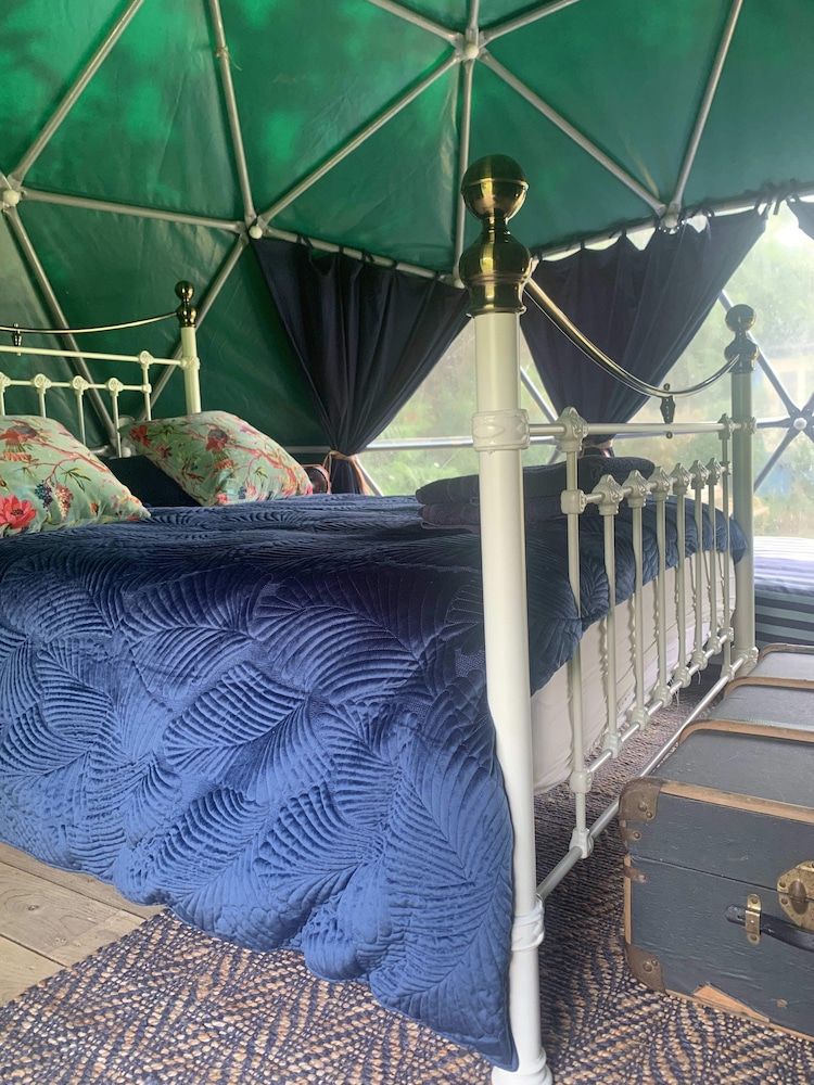 Tent (Geodesic Dome)