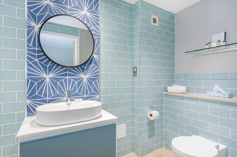 Captains Club Hotel Luxury Double Room, River View 3