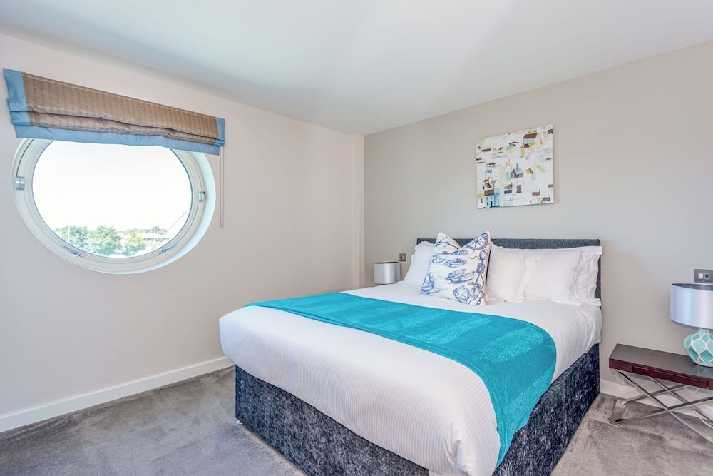 Captains Club Hotel Luxury Suite, River View (Large)