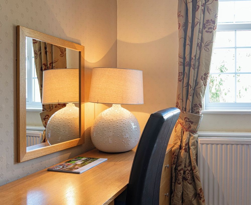 Pettifers Freehouse Hotel Double Room (Large) 6