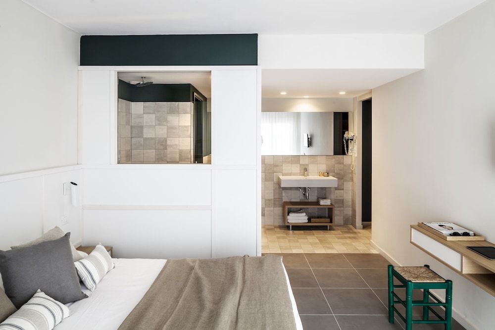 Premium Double Room, Pool View