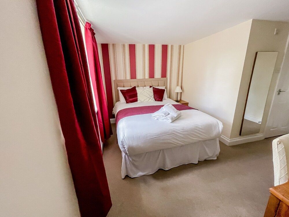 The Angel Hotel Standard Double Room 3