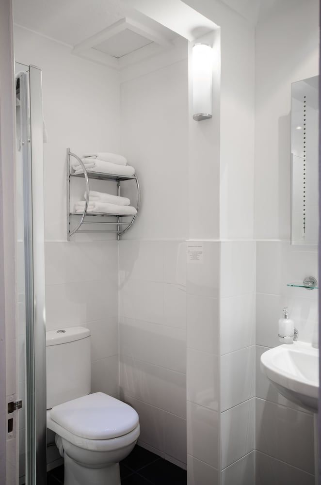 Argyll Hotel Twin Room 13