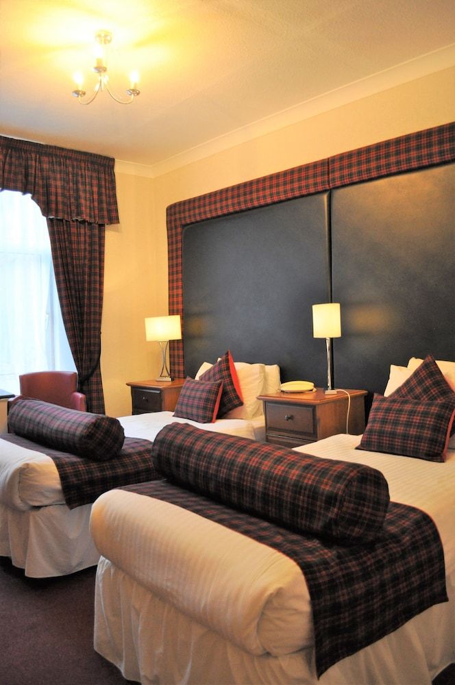 Argyll Hotel Twin Room 8