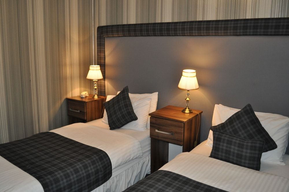 Argyll Hotel Twin Room 9