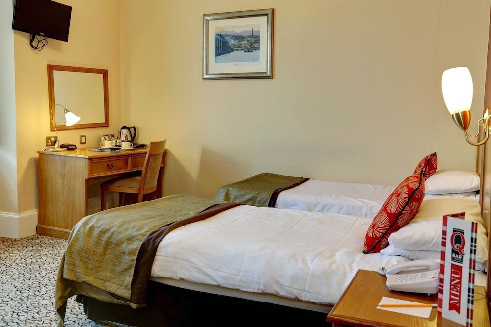 Best Western Queens Hotel Standard Room, 2 Twin Beds, Non Smoking 2