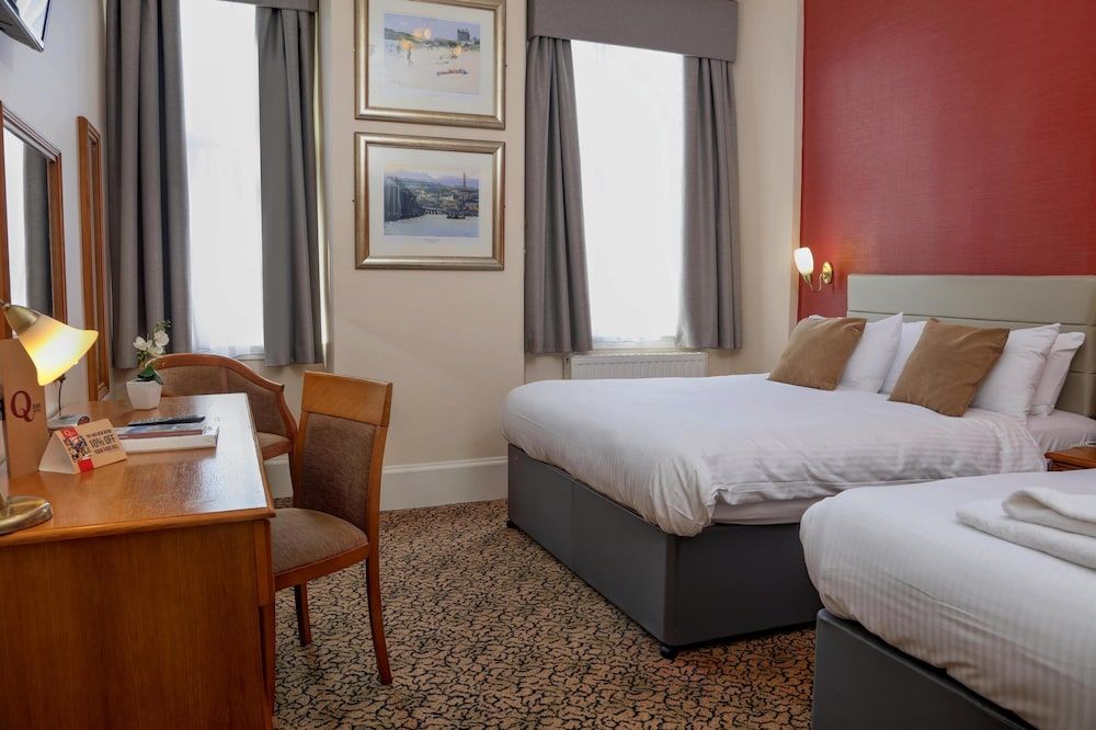 Best Western Queens Hotel Family Room, Multiple Beds, Non Smoking 2