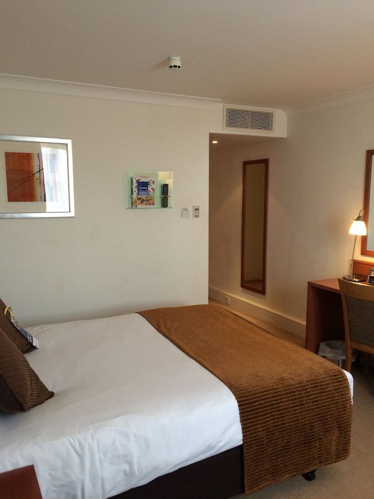 Best Western Plus Moat House Reading