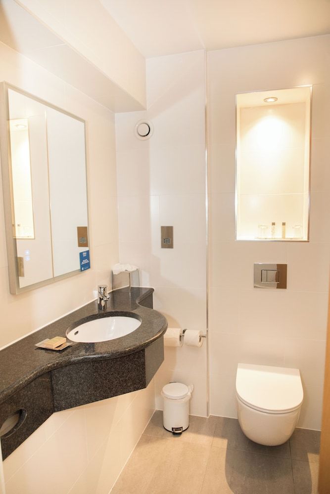 Best Western Plus Moat House Reading Executive Room, 1 Double Bed, Non Smoking (Walk-in Shower) 4