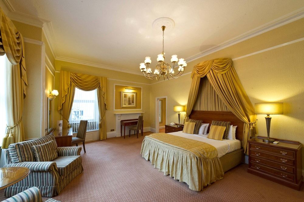 The Royal & Fortescue Luxury Double or Twin Room 2