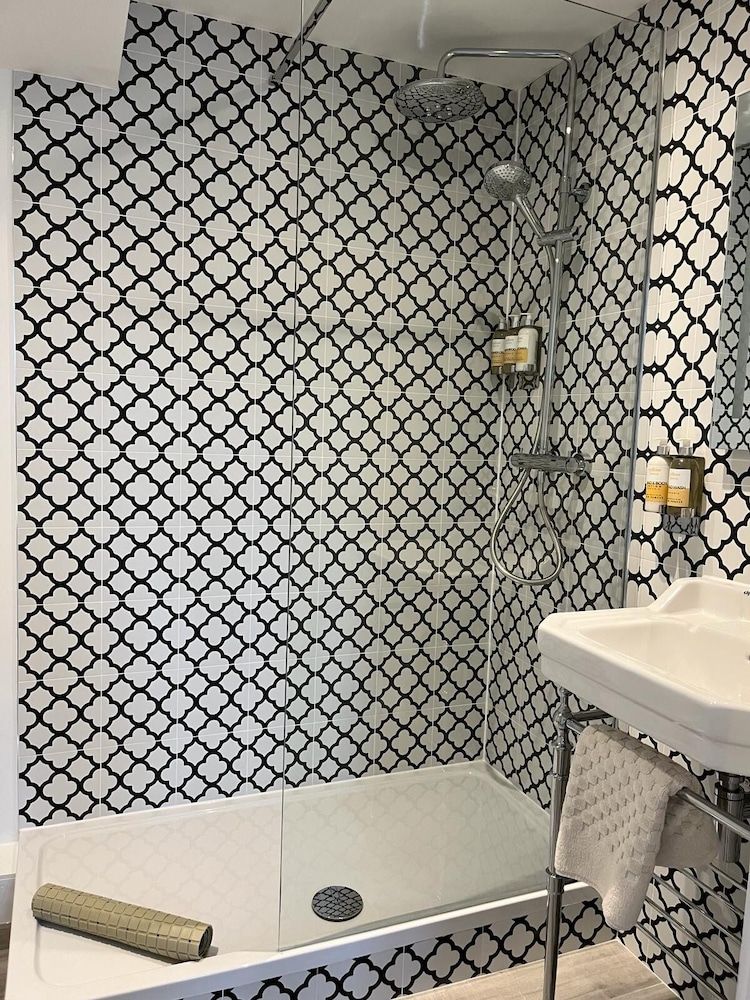 Cottage Lodge Hotel Double Room, Balcony (Exbury - Four Poster Bed) 4