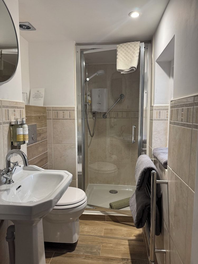 Cottage Lodge Hotel Double Room (Little Alice) 3