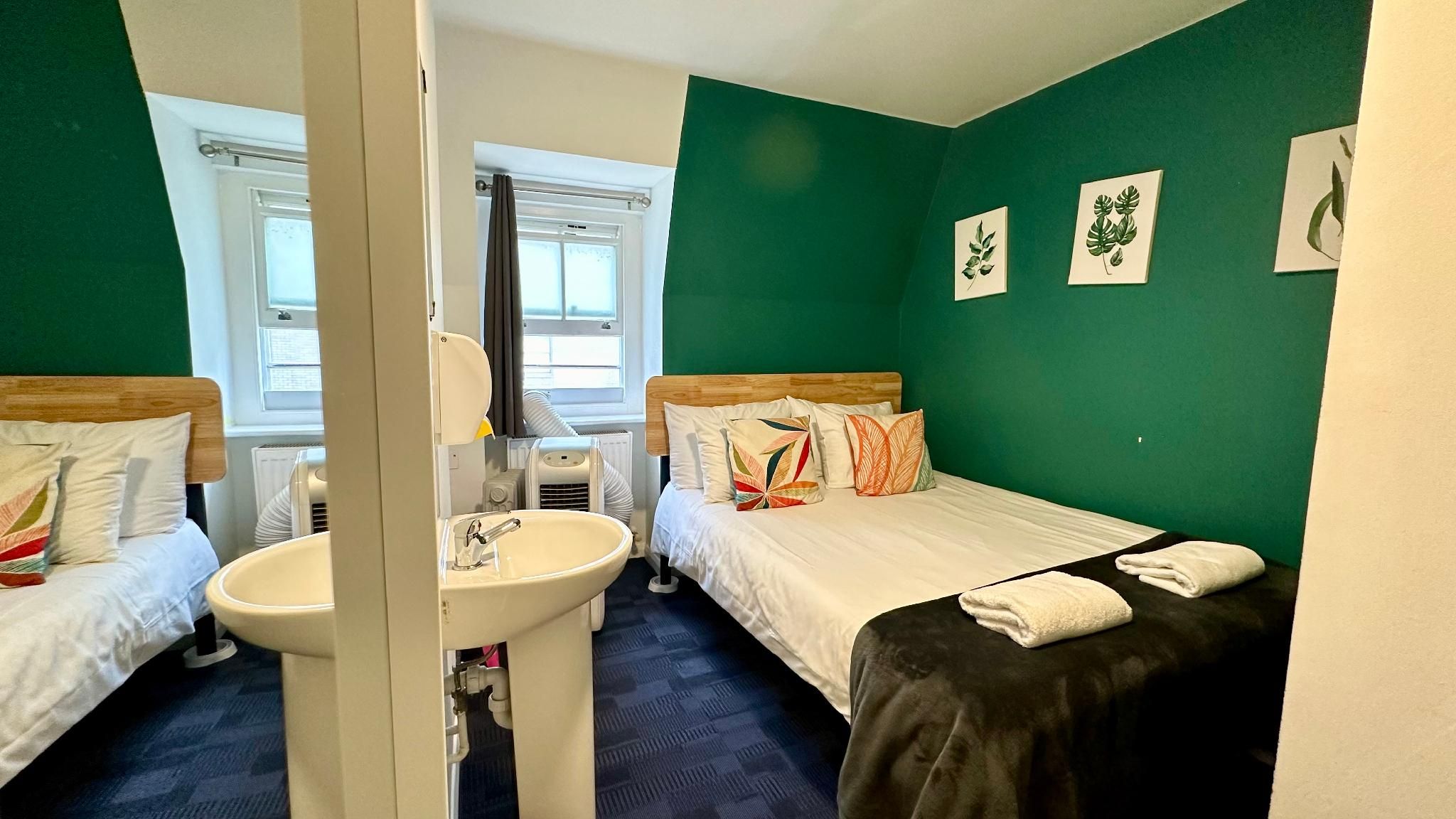 undefined Smart Hyde Park Inn Hostel 5