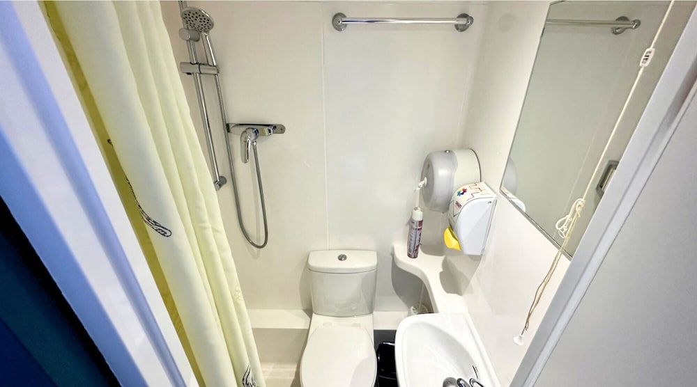 Smart Hyde Park Inn Hostel Economy Double Room 6