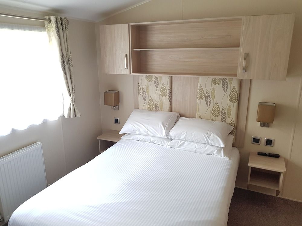2 Bed Gold Caravan Lodge